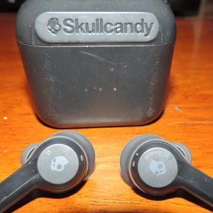 SKULL CANDY EAR BUDS